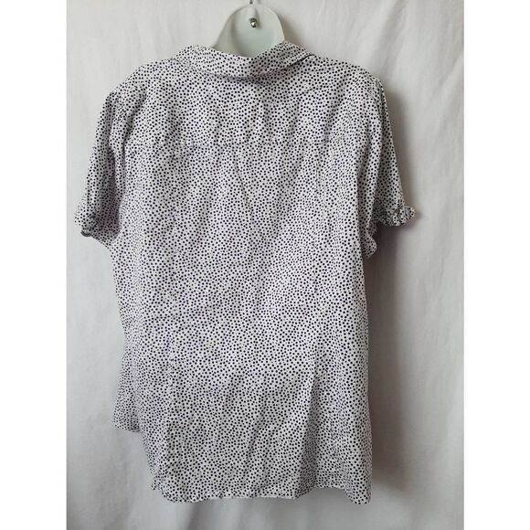 Lane Bryant purple polka dot button front sz 24 plus top - Picture 2 of 3